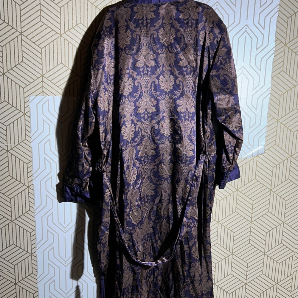 Vintage Victoria's Secret Purple and Brown Patterned Robe - Picture 6 of 6